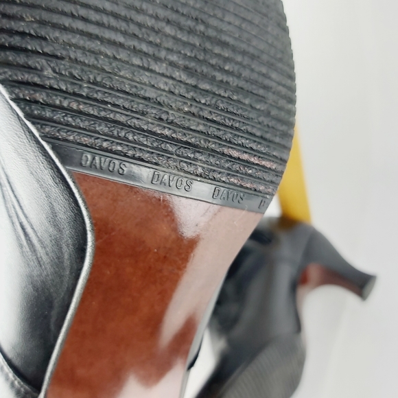 Vintage retro black laced lace up heeled leather boots - Picture 12 of 14